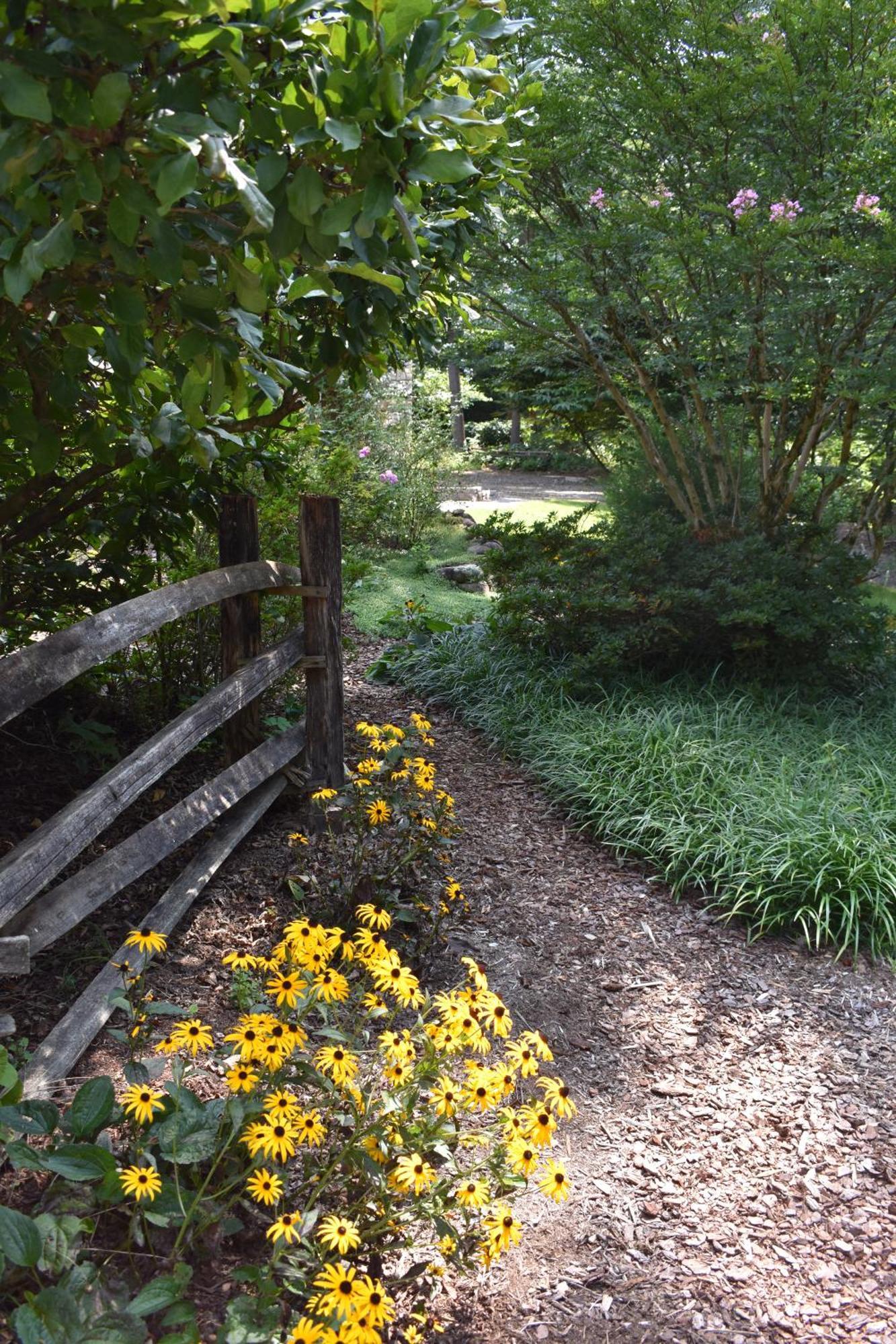 Restored1850S Log Cabin, With Gazebo And Gardens! 1 Mile To Downtown Weaverville Exterior foto