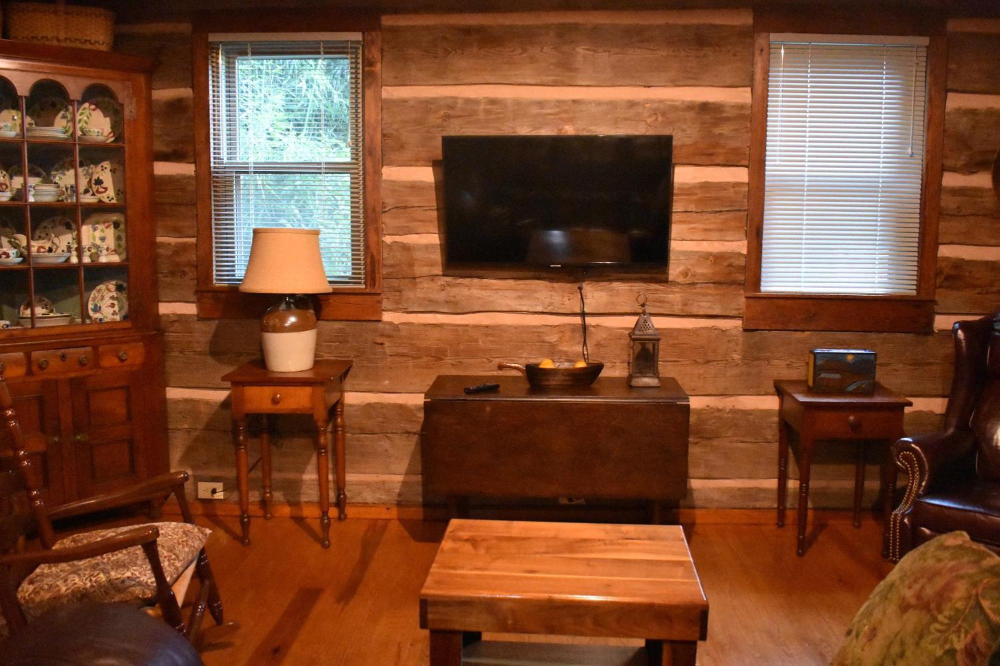 Restored1850S Log Cabin, With Gazebo And Gardens! 1 Mile To Downtown Weaverville Exterior foto